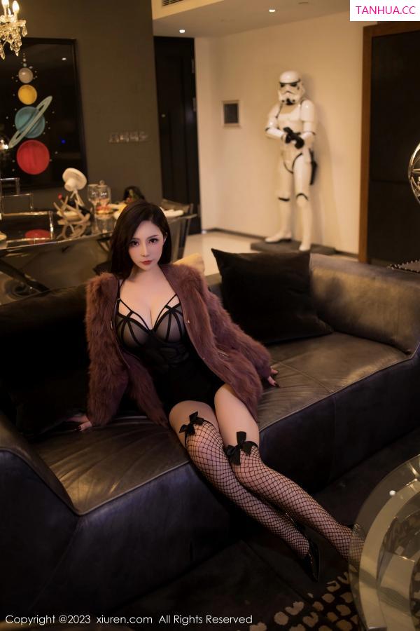 [XiuRen]高清写真图 2023.06.14 No.6908 大琪琪Emily 黑丝美腿